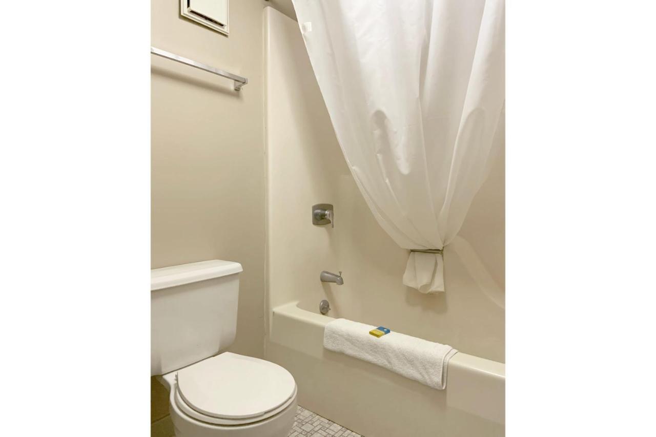 Paris Inn And Suites ภายนอก รูปภาพ