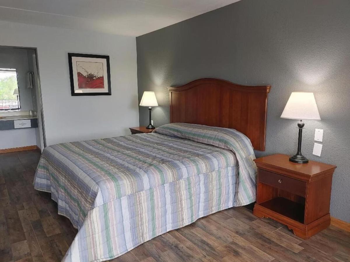 Paris Inn And Suites ภายนอก รูปภาพ